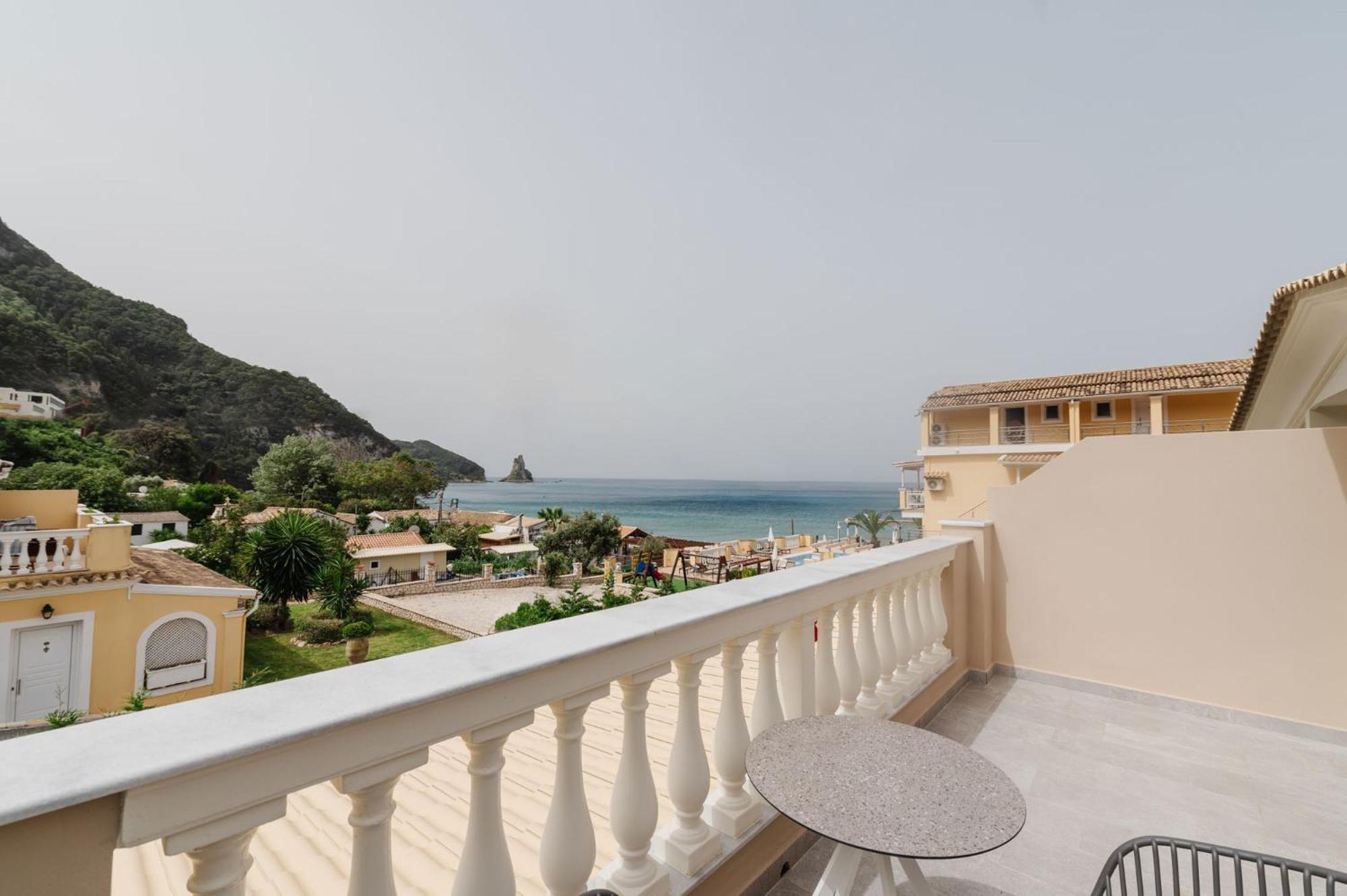 Sea Breeze Hotel & Apartments Agios Gordios  Exteriör bild