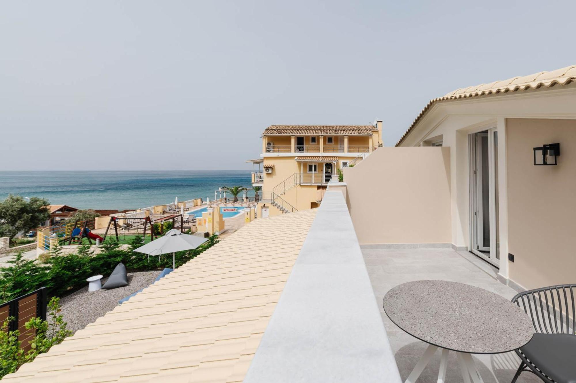 Sea Breeze Hotel & Apartments Agios Gordios  Exteriör bild