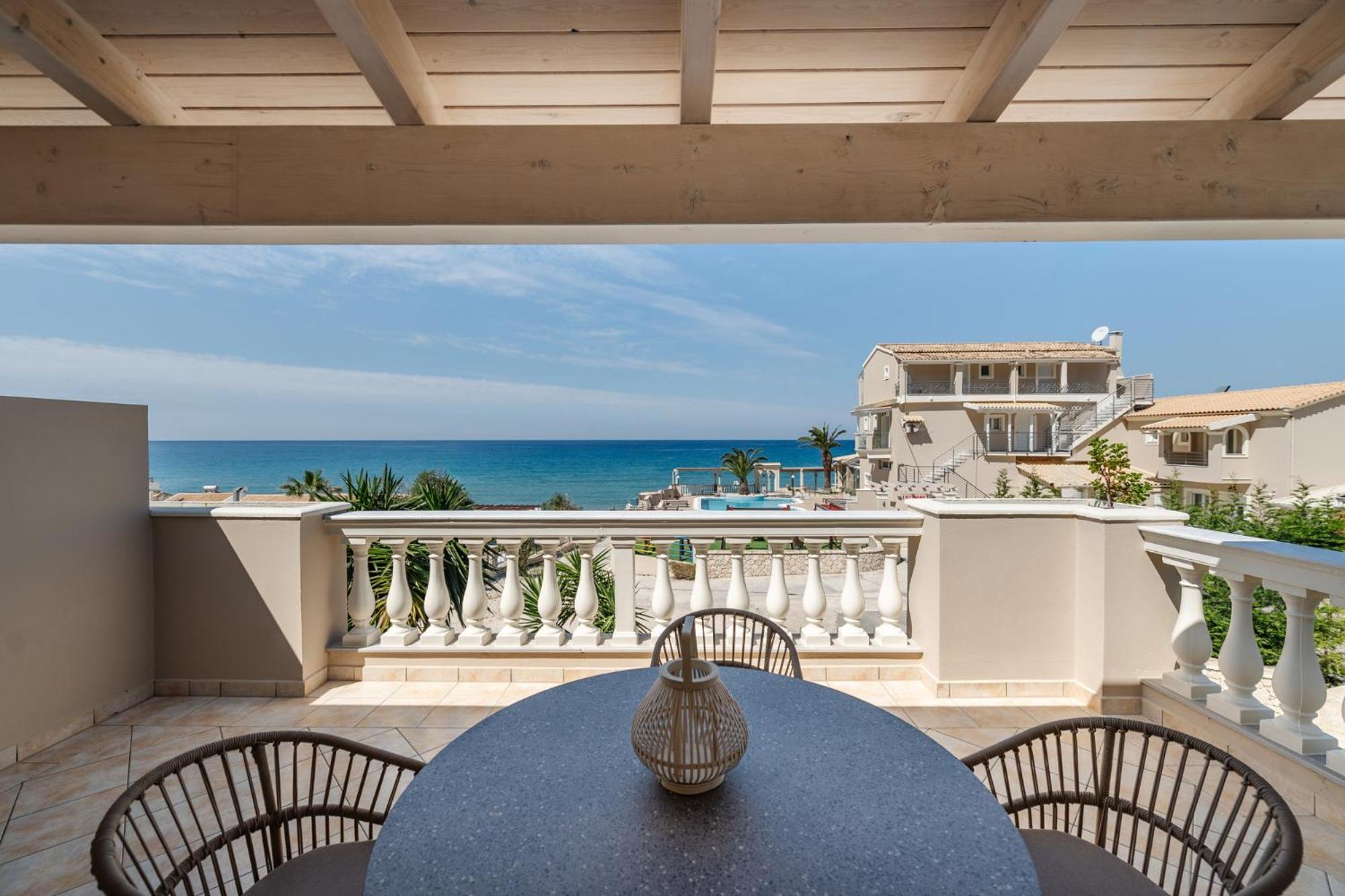 Sea Breeze Hotel & Apartments Agios Gordios  Exteriör bild