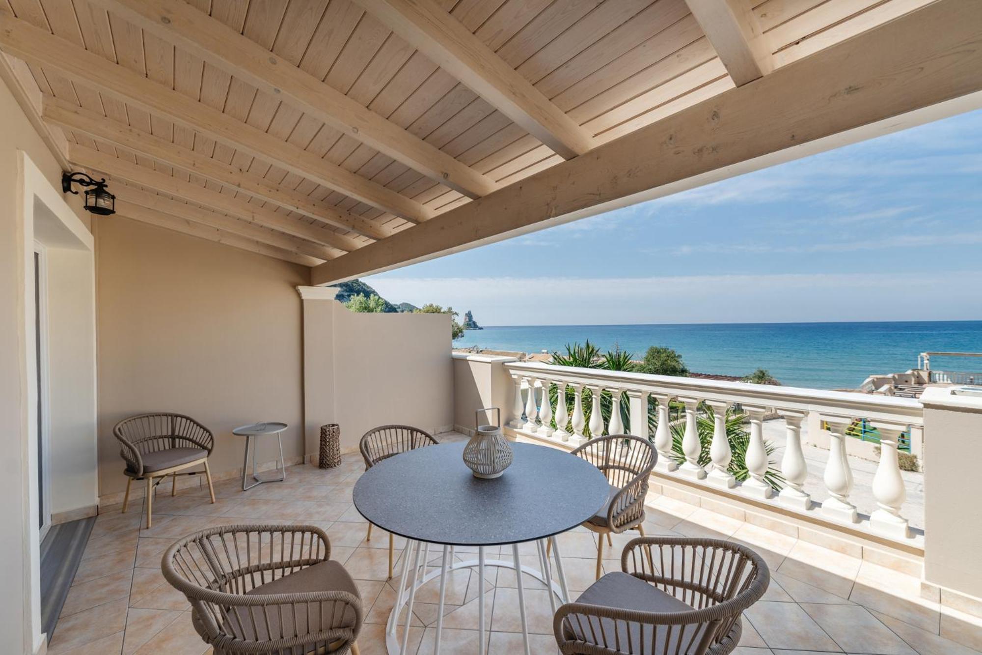 Sea Breeze Hotel & Apartments Agios Gordios  Exteriör bild